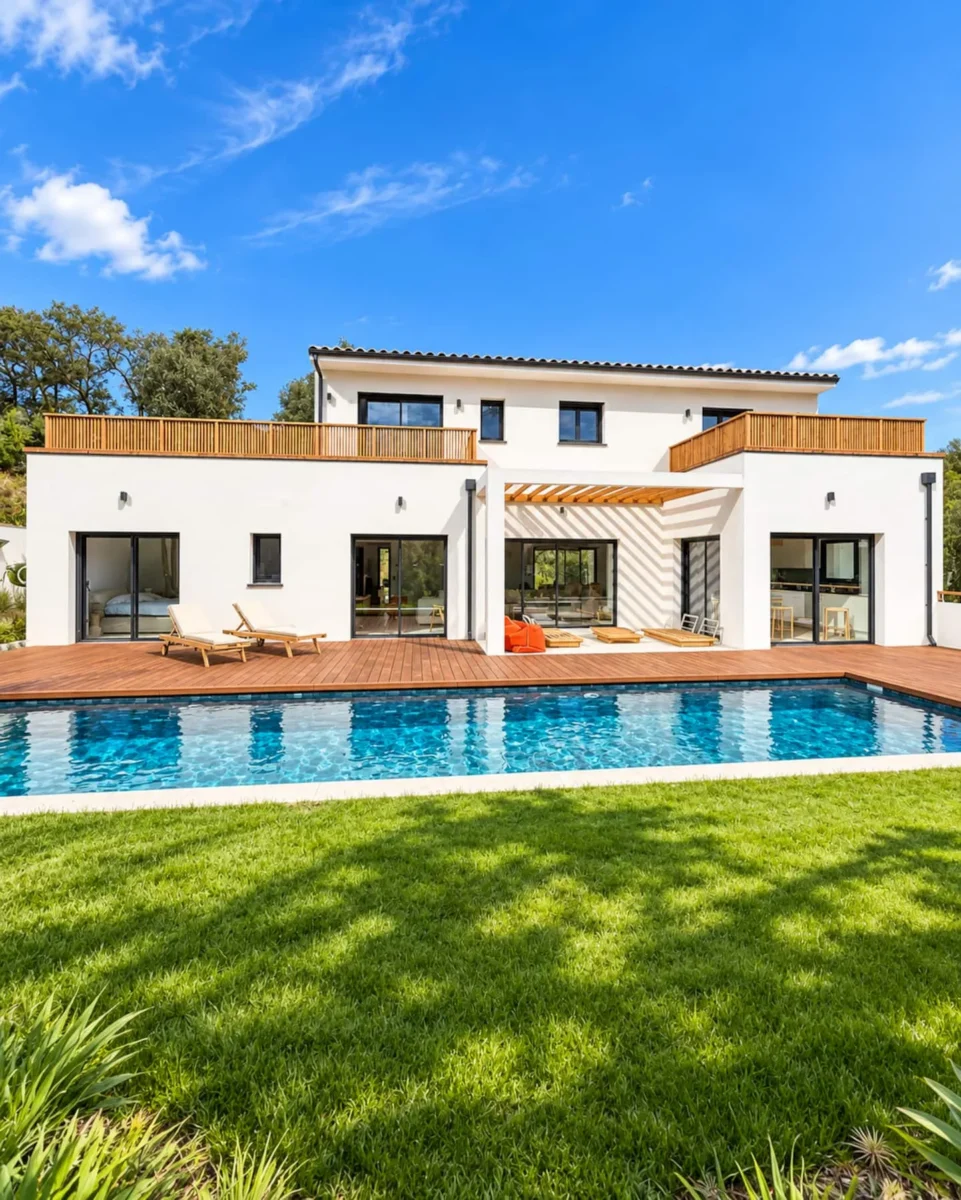 Outside the villa – Le Domaine de la Subérine