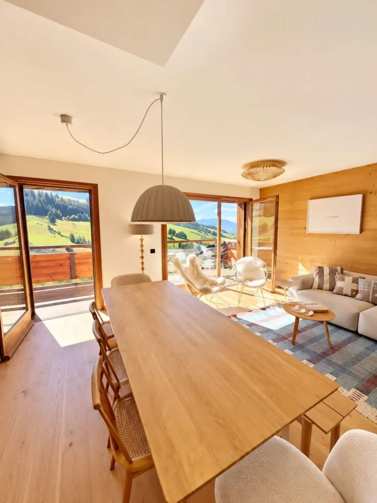 Dining area – Chinaillon 1350