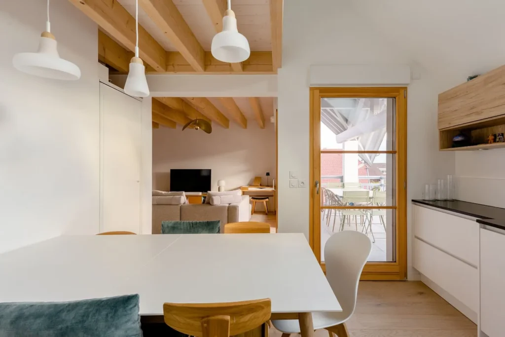 Extendable table – Le Duplex de Talloires
