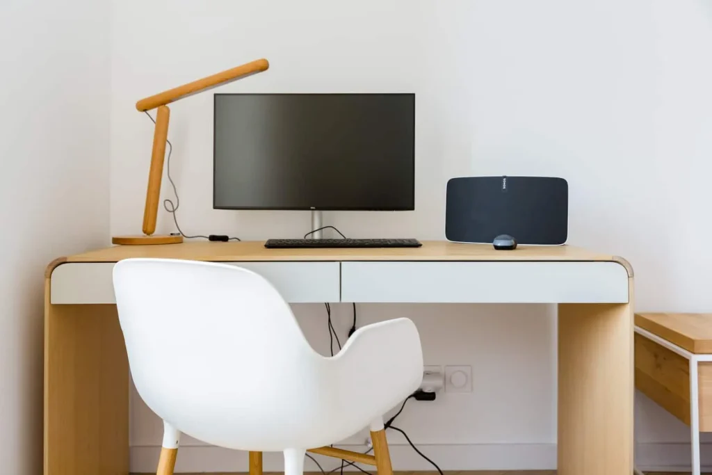 Workspace in bedroom 1 – Le Jardin de Talloires