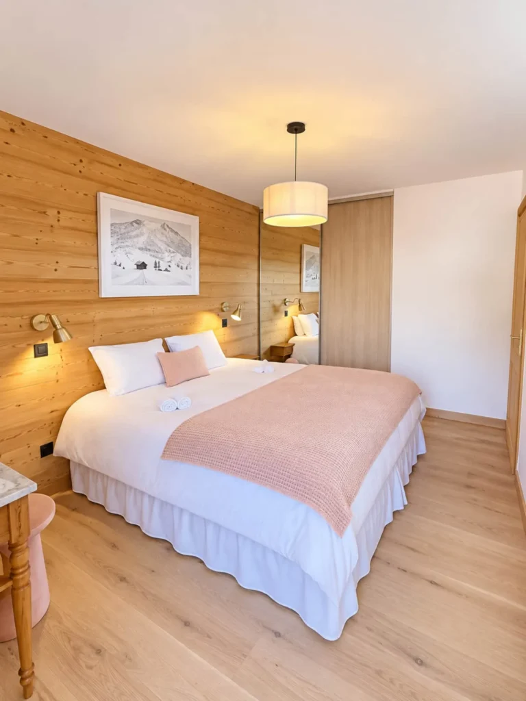 Bedroom 1 – Chinaillon 1350