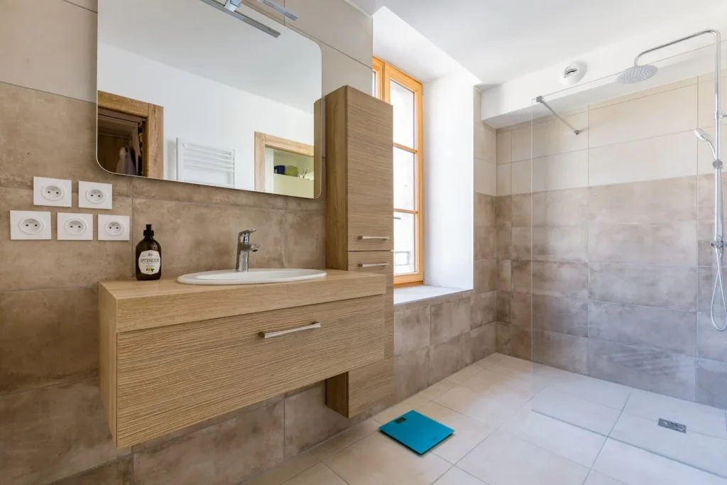 Bedroom 1 bathroom – Le Jardin de Talloires