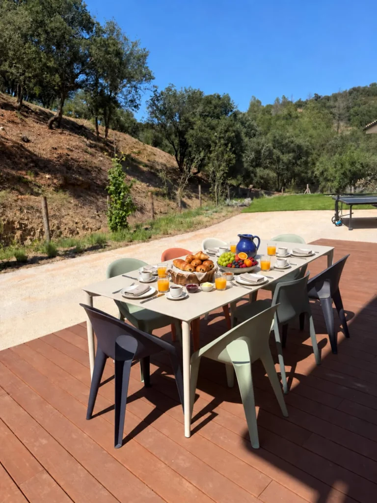 Dining area – Le Domaine de la Subérine