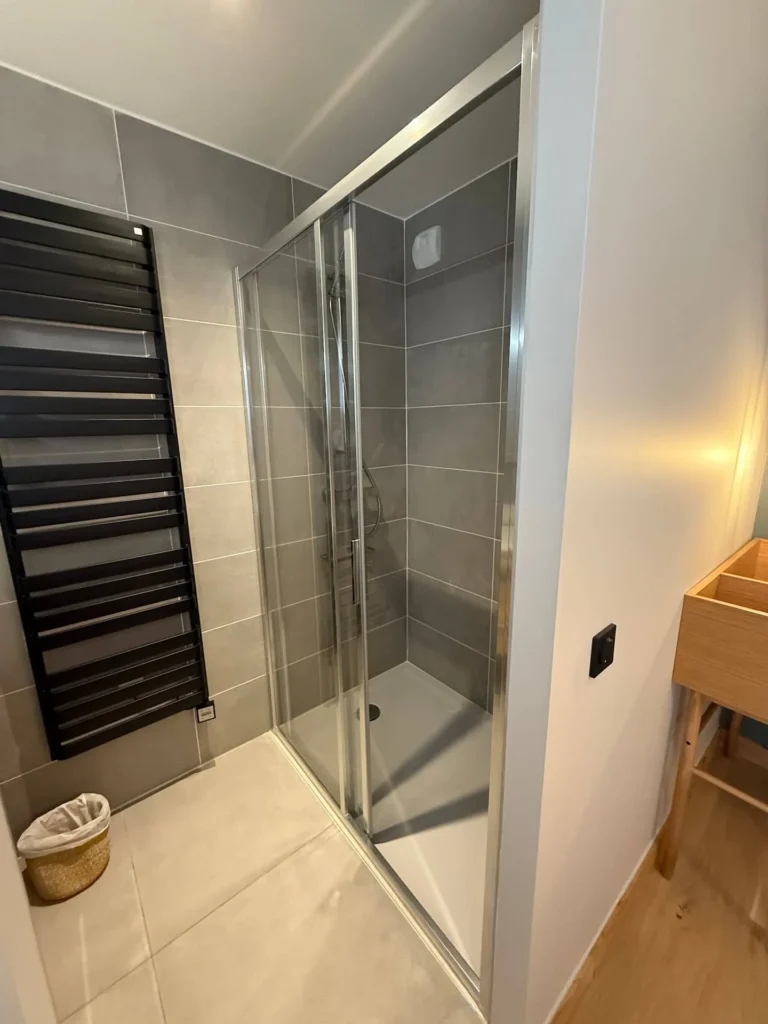 Bathroom 1 – Chinaillon 1350