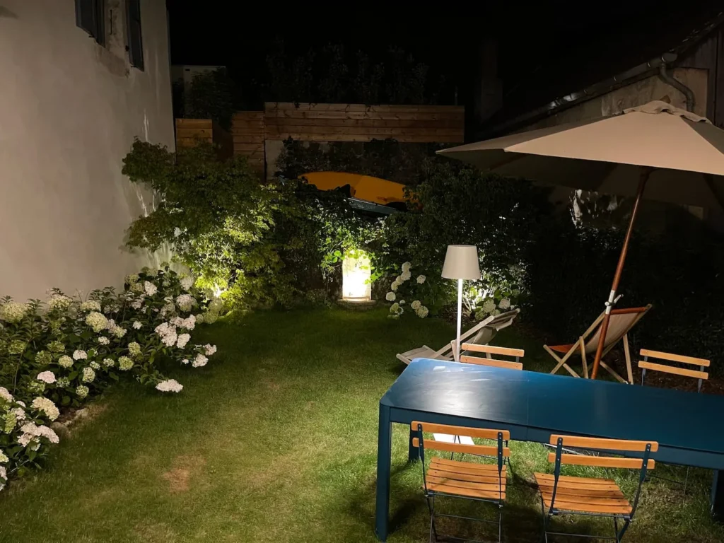 The garden in the evening – Le Jardin de Talloires