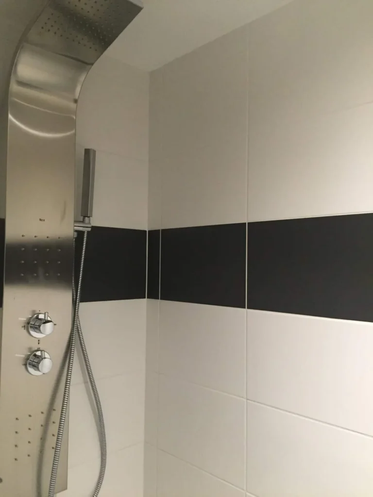 Master suite shower room – Villa Horizon