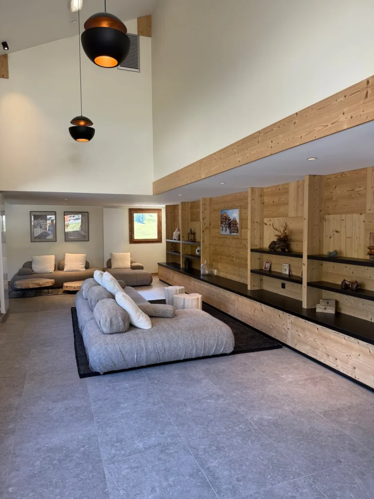 Residence entrance hall – Chinaillon 1350