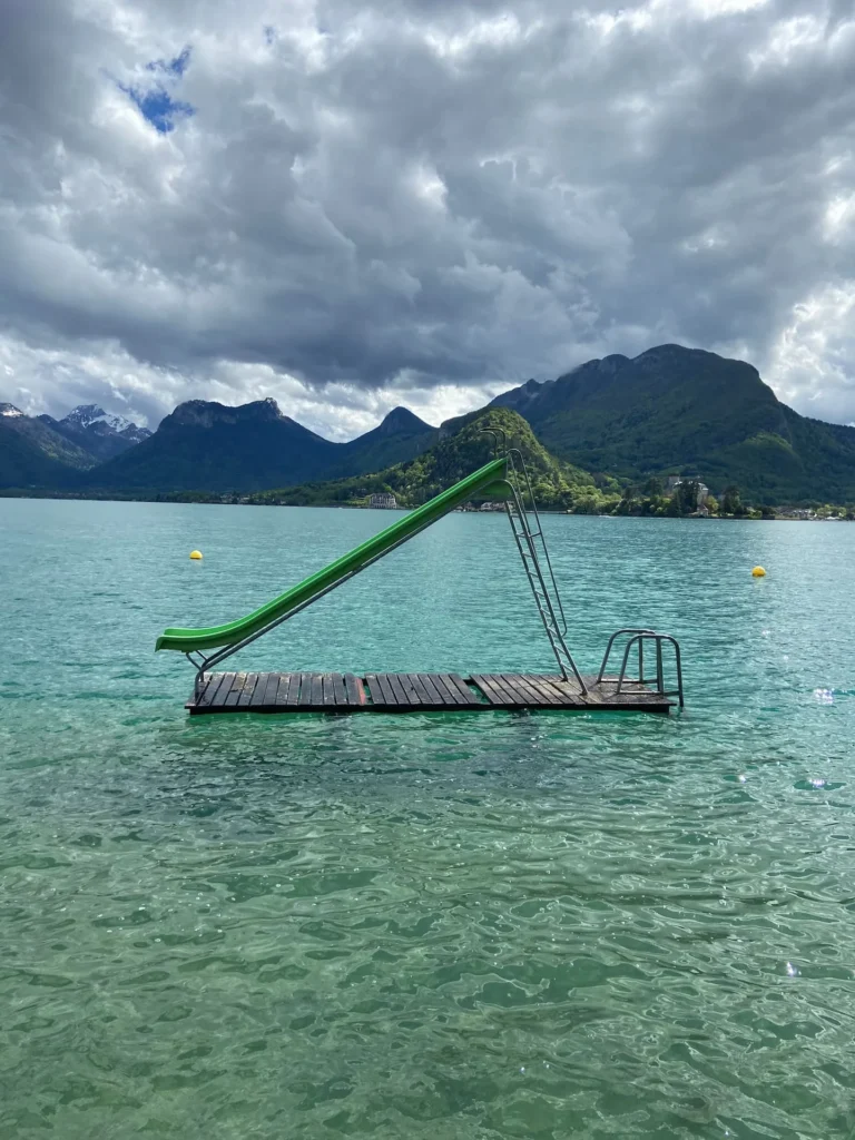 Talloires beach, a 6-minute walk – Le Jardin de Talloires