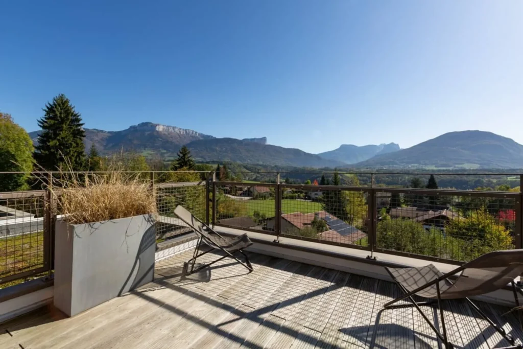 Roof terrace with mountain views – Villa Horizon