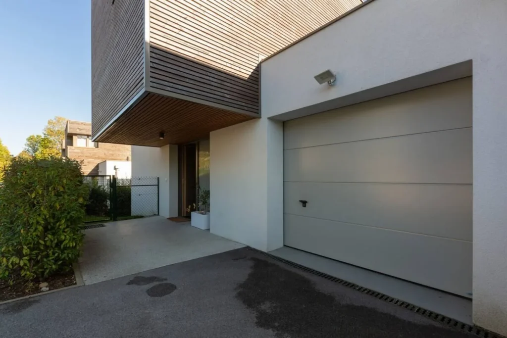 Outside the villa – Villa Horizon
