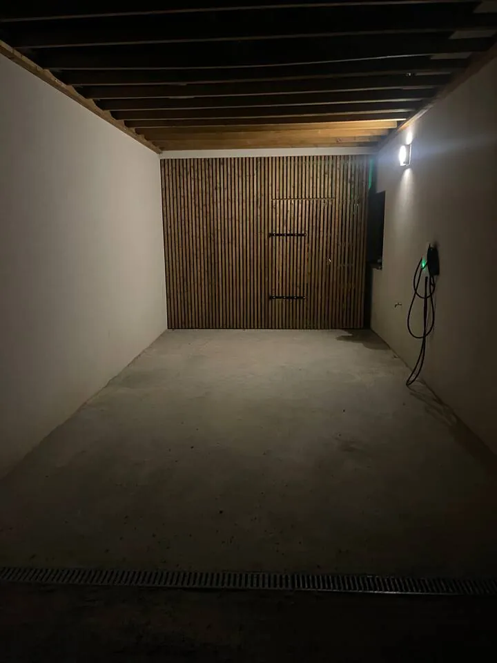 Private covered parking with a charging point – L’Annexe du Domaine de la Subérine