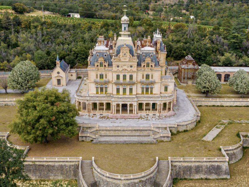 Vue aérienne du Château d’Aubiry à Céret, façade Belle Époque